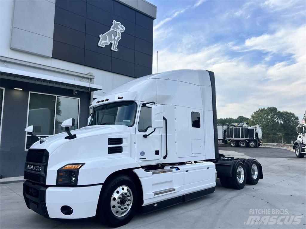 Mack AN64T Τράκτορες