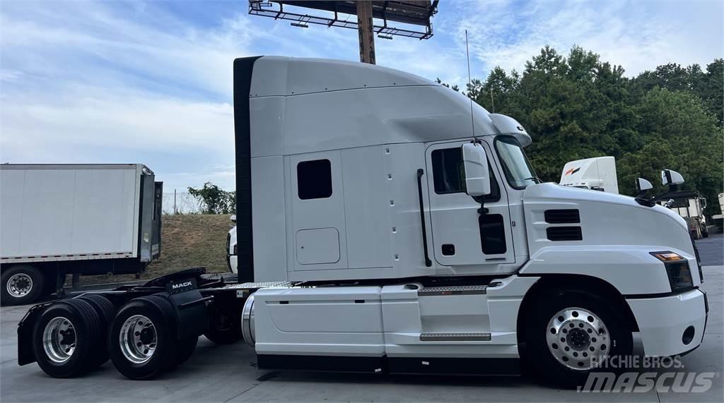 Mack AN64T Τράκτορες