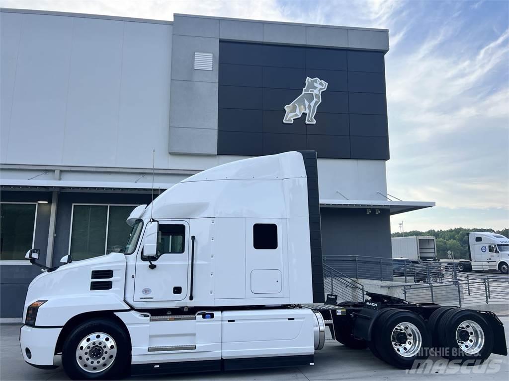 Mack AN64T Τράκτορες