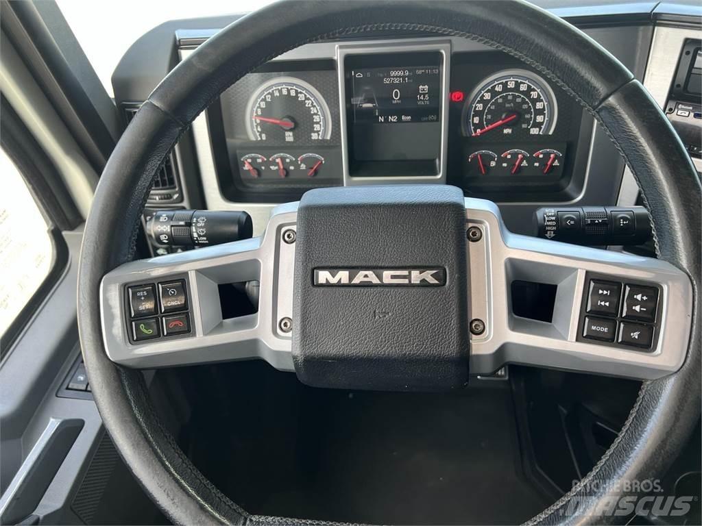 Mack AN64T Τράκτορες