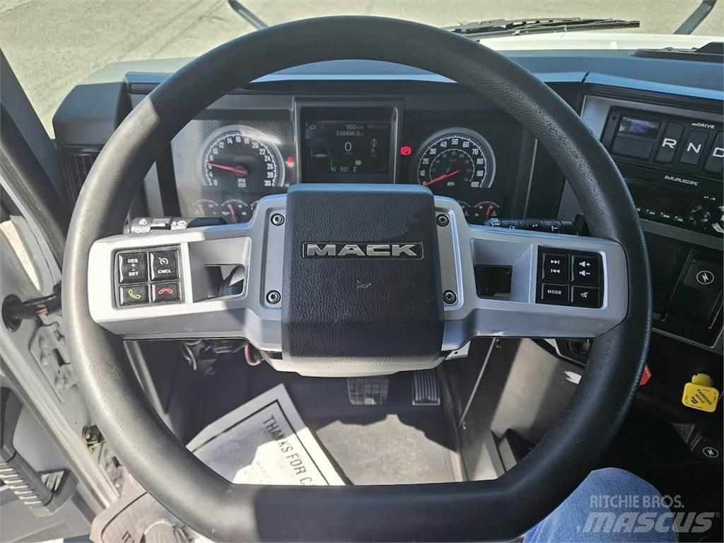 Mack AN64T Τράκτορες