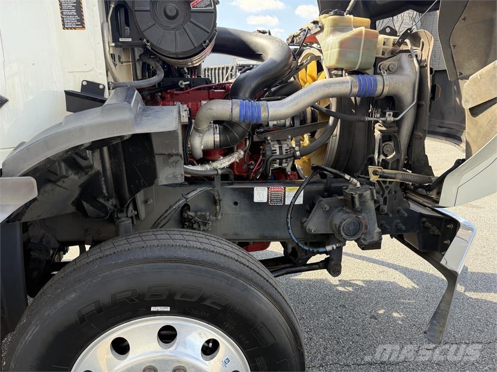 Mack GR64B9 Φορτηγά Κόφα