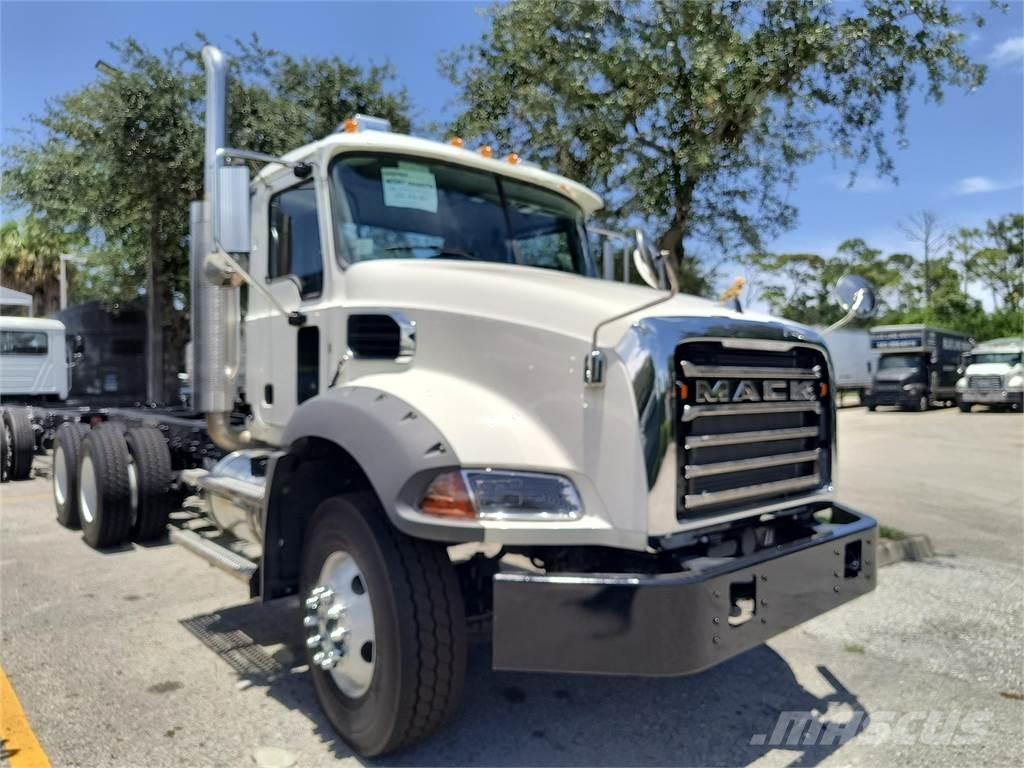Mack GR64BX Φορτηγά-Μπετονιέρες