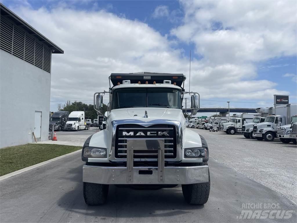 Mack GR64F Φορτηγά Ανατροπή