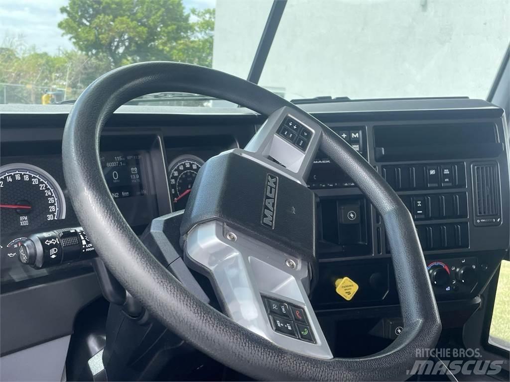 Mack GR64F Φορτηγά Ανατροπή