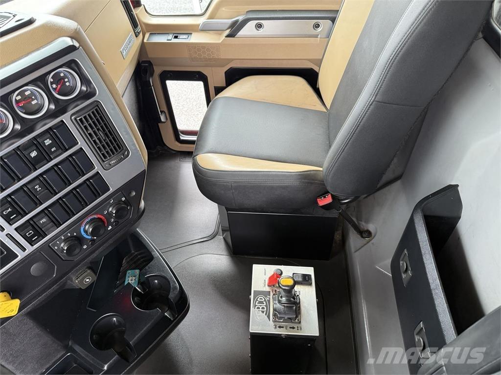 Mack GR64F Φορτηγά Ανατροπή