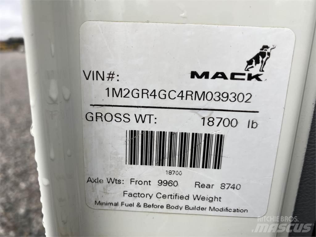 Mack GR64FR Φορτηγά Ανατροπή