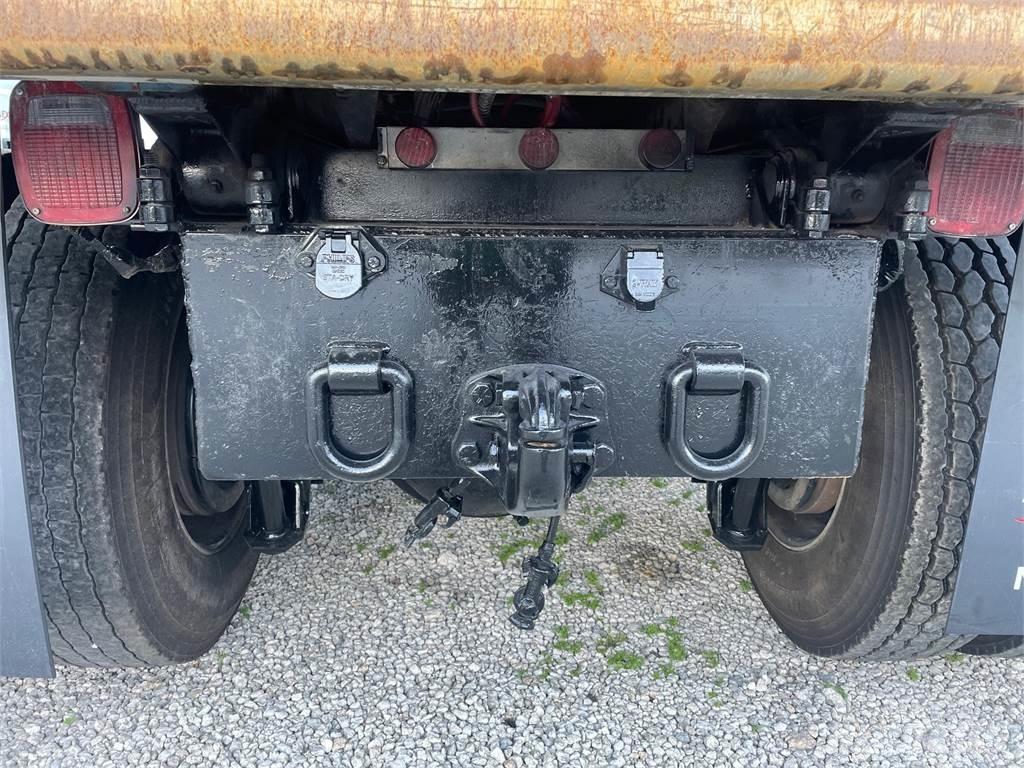 Mack GR64FR Φορτηγά Ανατροπή