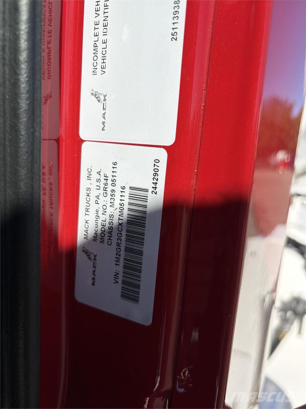 Mack GR64FR Φορτηγά-Μπετονιέρες