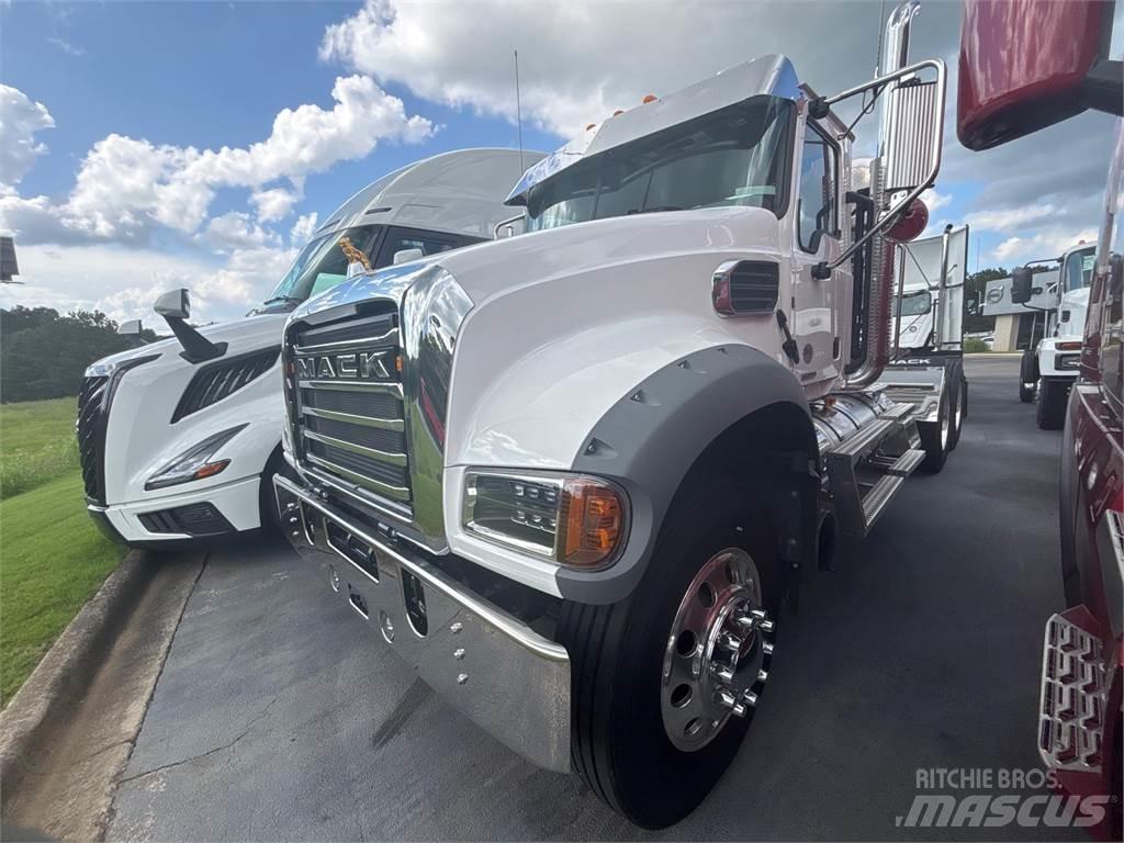 Mack GR64FT Τράκτορες