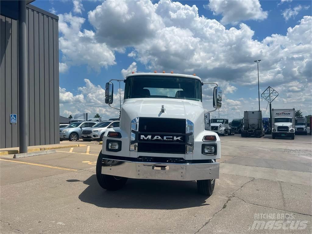 Mack MD742 Φορτηγά Σασί