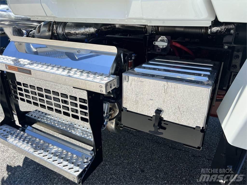 Mack PI64T Τράκτορες