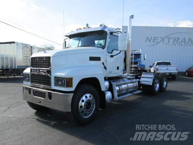 Mack PI64T Τράκτορες