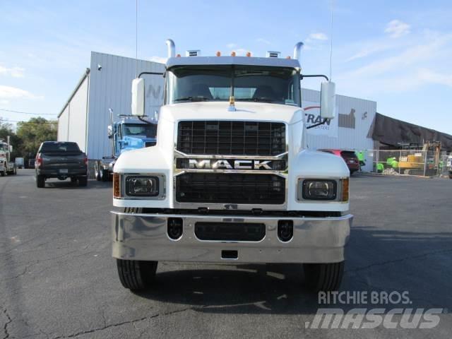 Mack PI64T Τράκτορες