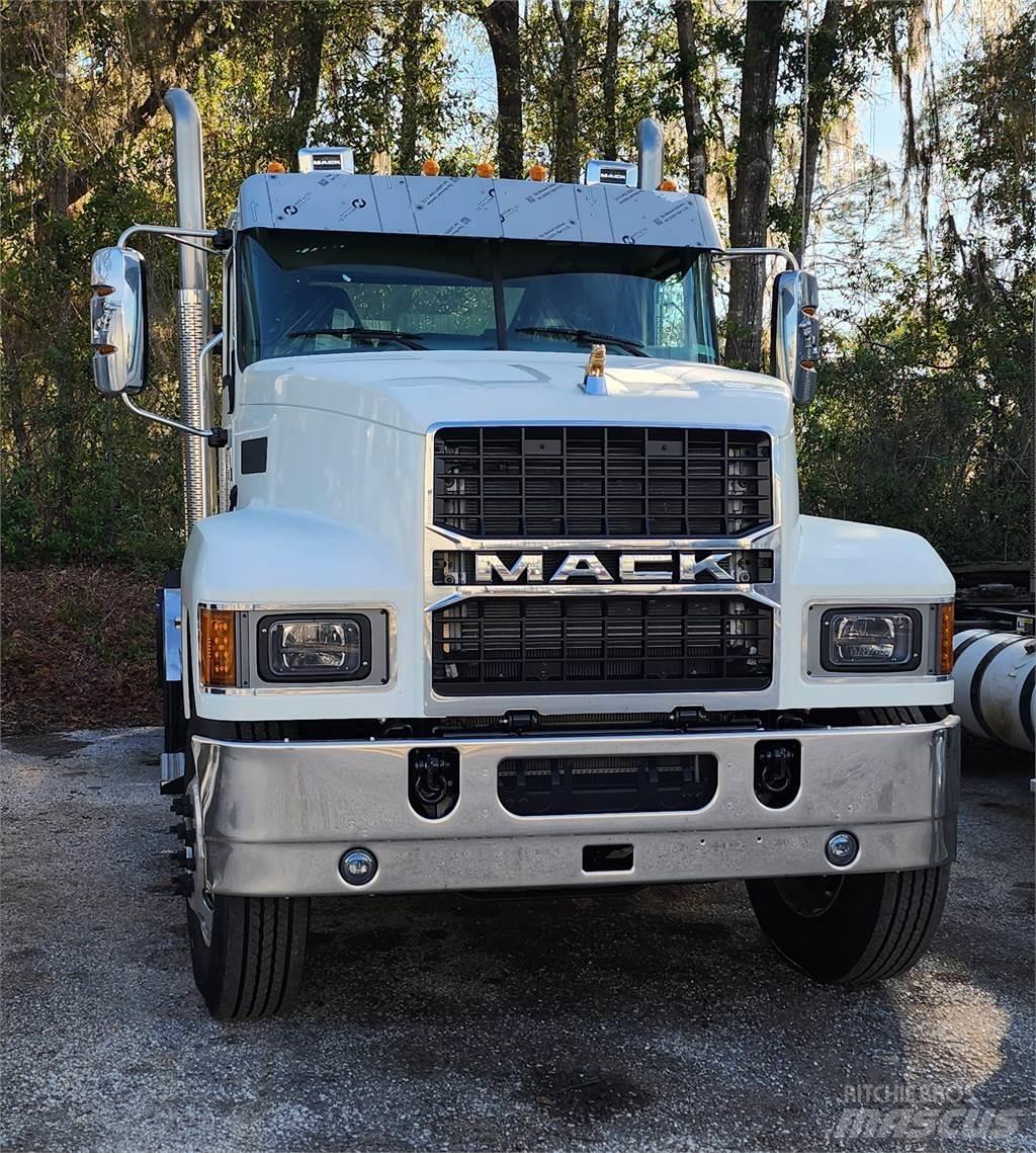 Mack PI64T Τράκτορες