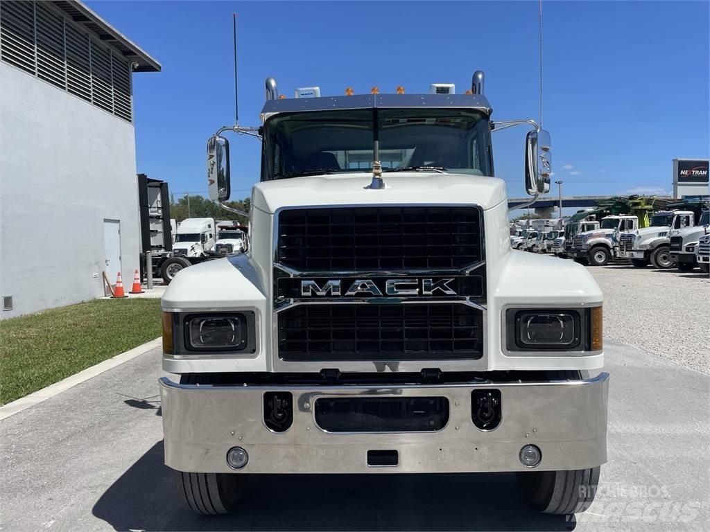 Mack PI64T Τράκτορες