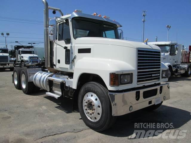 Mack PI64T Τράκτορες