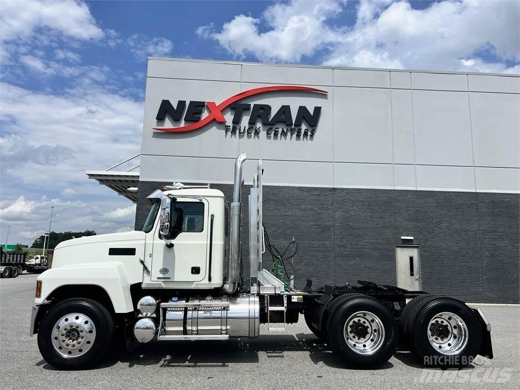 Mack PI64T Τράκτορες