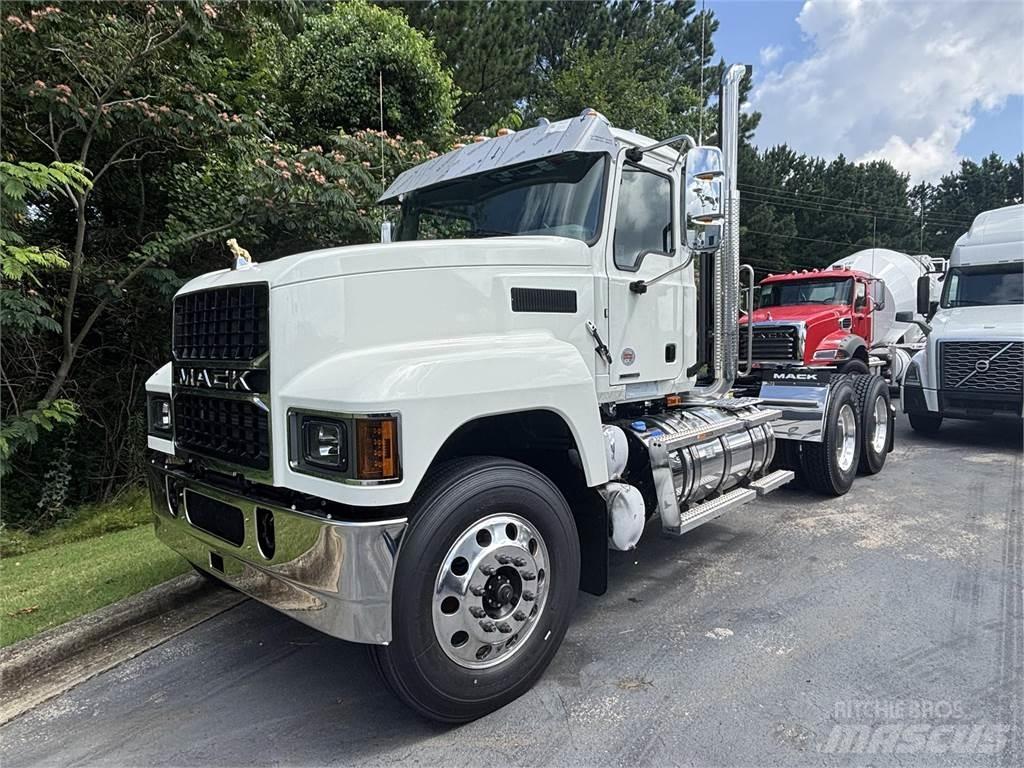 Mack PI64T Τράκτορες