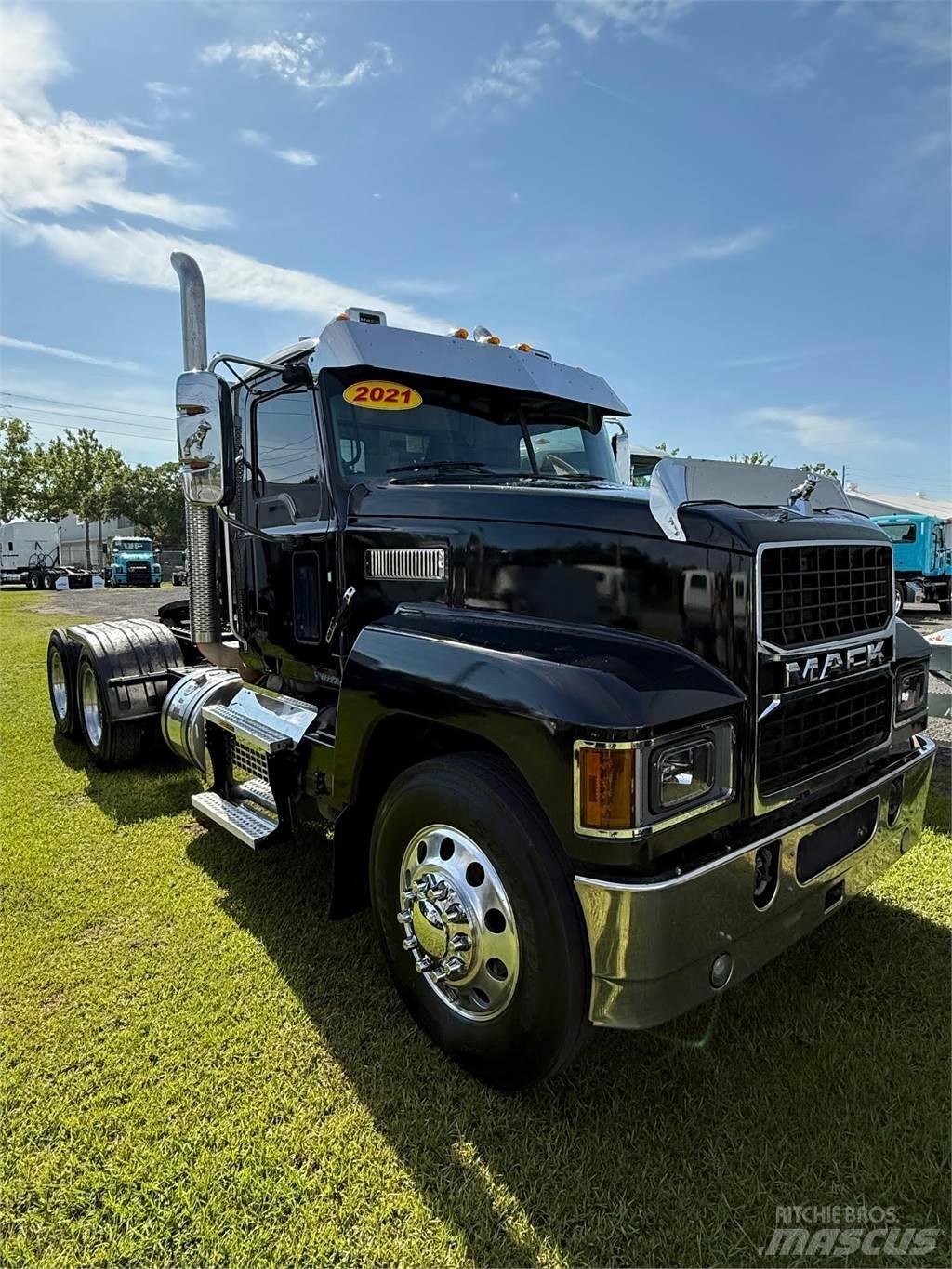 Mack PI64T Τράκτορες