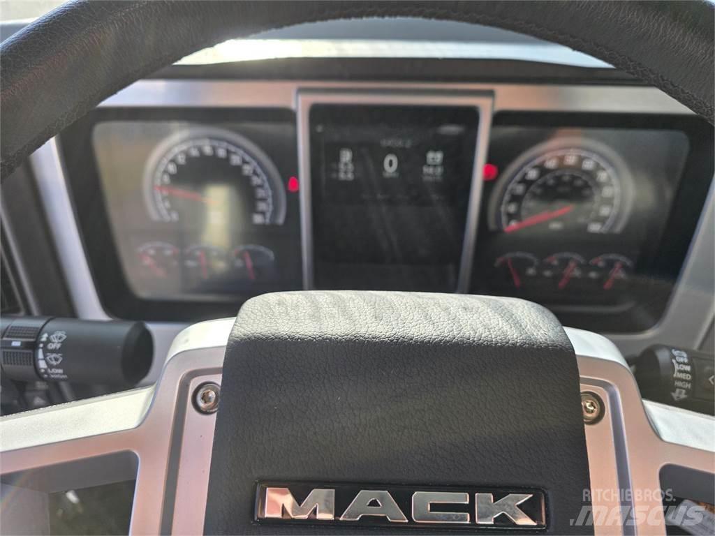 Mack PI64T Τράκτορες