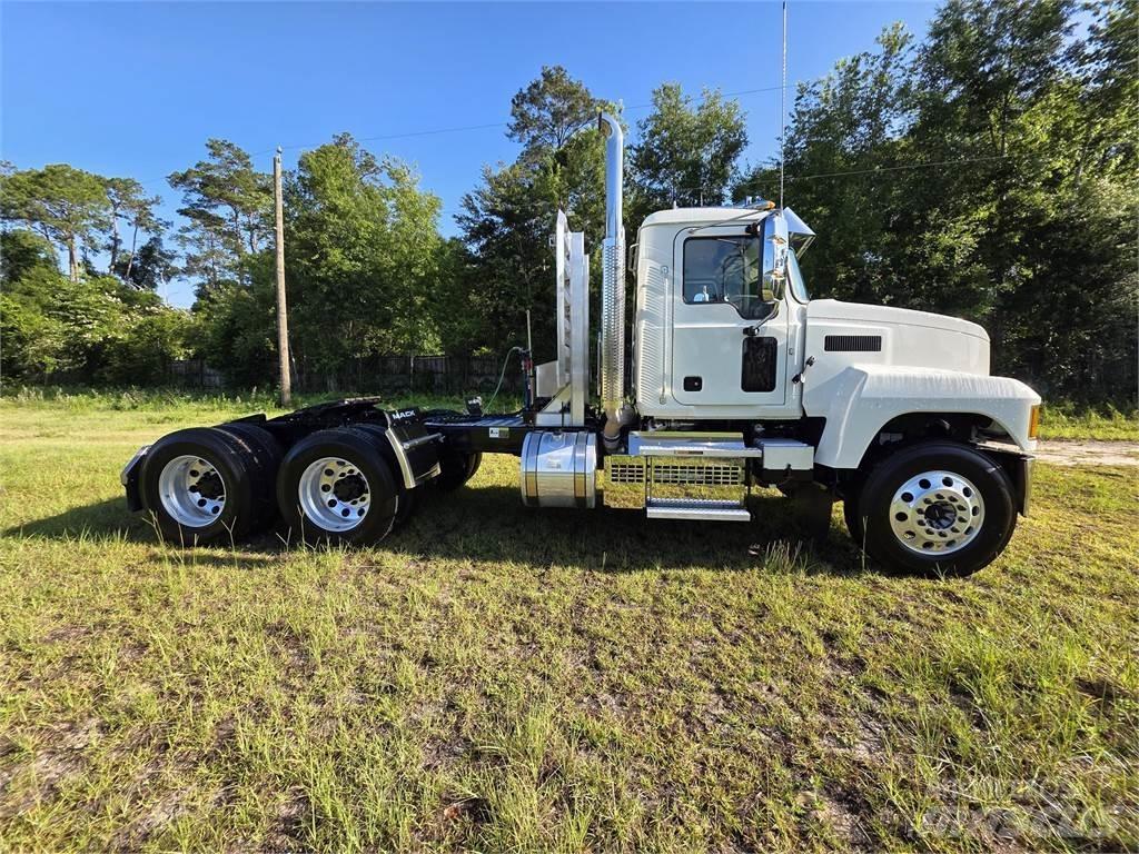 Mack PI64T Τράκτορες