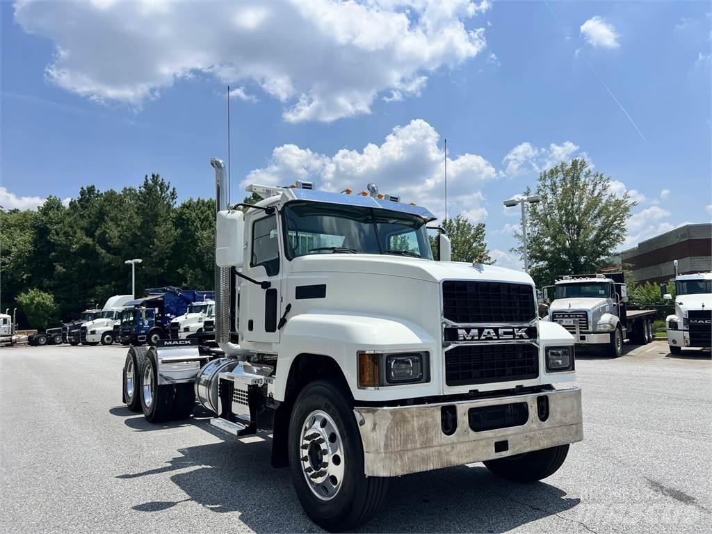 Mack PI64T Τράκτορες
