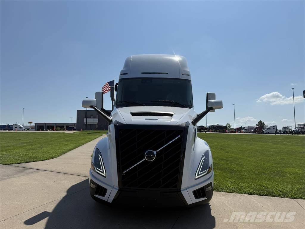 Volvo NEW VNL860 Τράκτορες