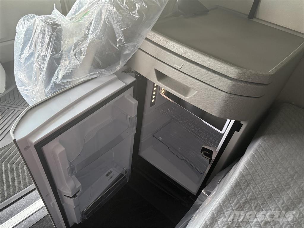 Volvo NEW VNL860 Τράκτορες