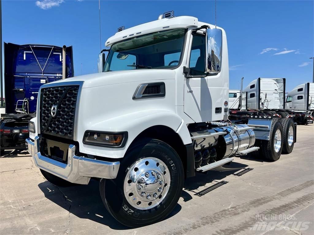 Volvo VHD64FT300 Τράκτορες