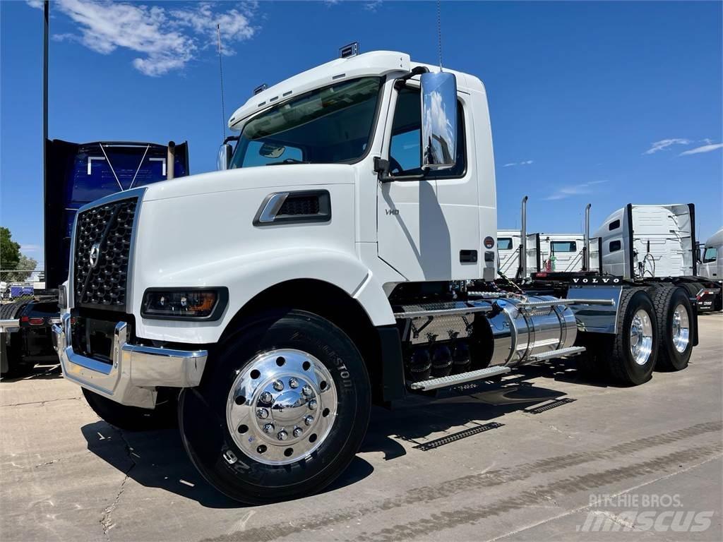 Volvo VHD64FT300 Τράκτορες