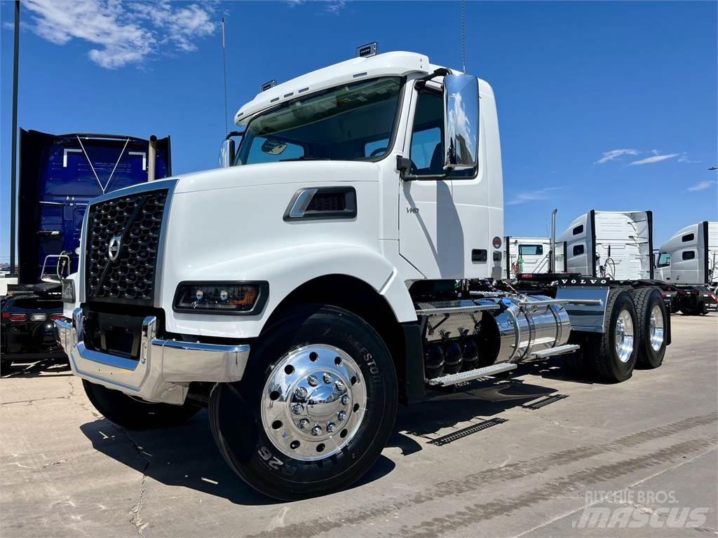 Volvo VHD64FT300 Τράκτορες