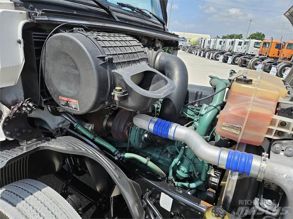 Volvo VNL62T300 Τράκτορες