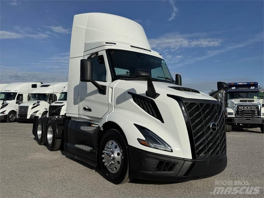 Volvo VNL64T300 Τράκτορες
