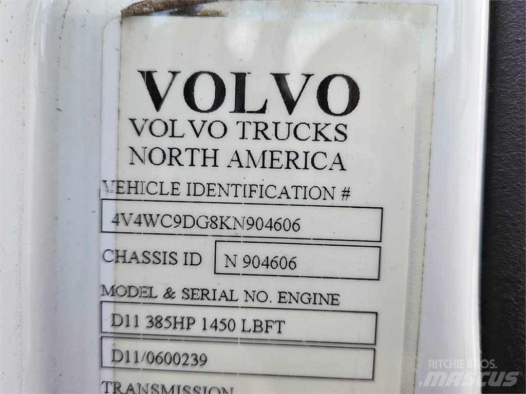 Volvo VNL64T300 Τράκτορες