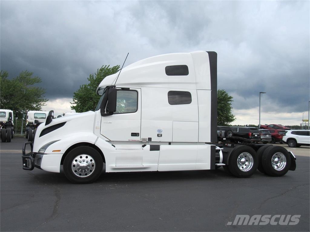 Volvo VNL64T760 Τράκτορες