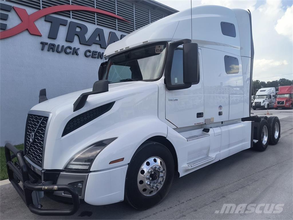 Volvo VNL64T760 Τράκτορες