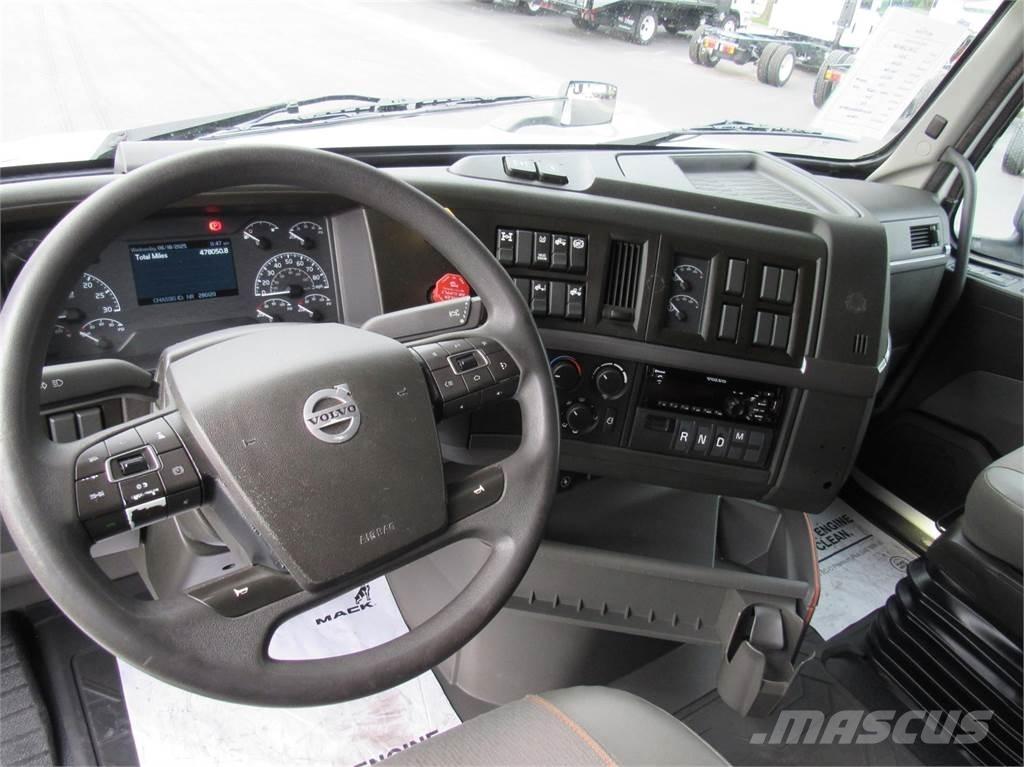 Volvo VNL64T760 Τράκτορες
