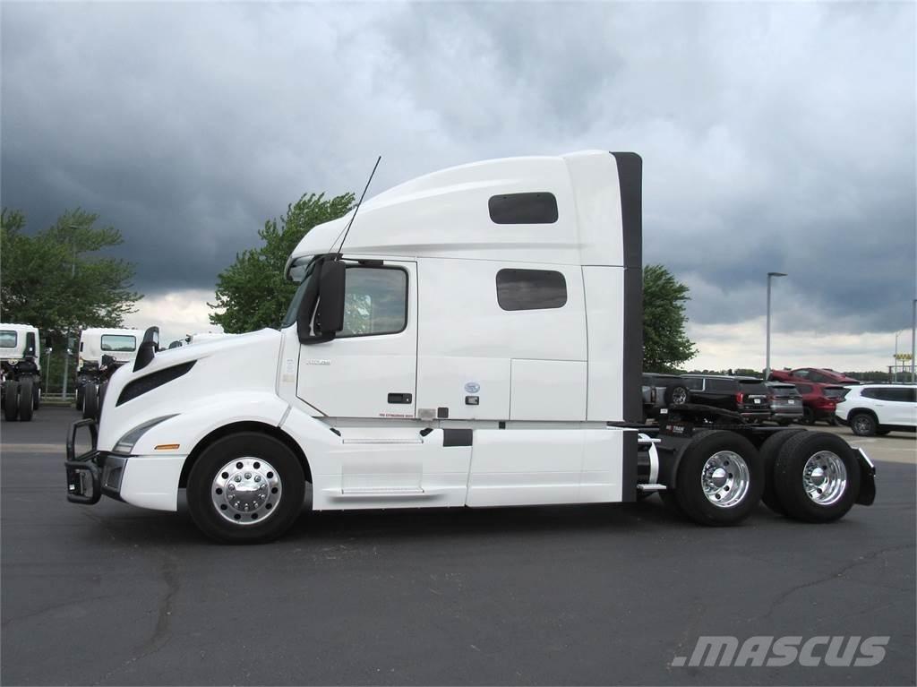 Volvo VNL64T760 Τράκτορες