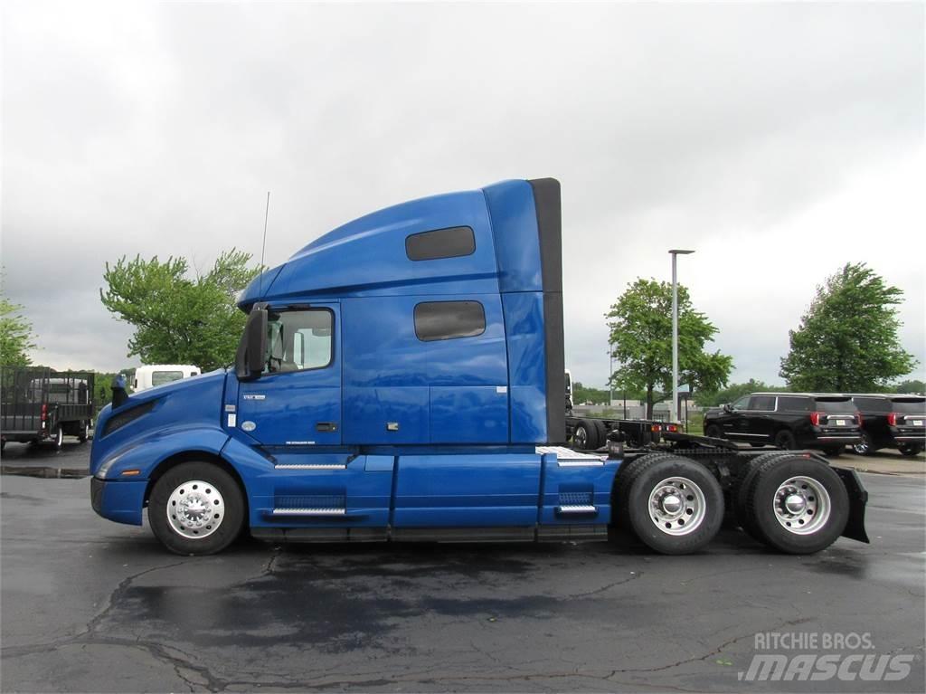 Volvo VNL64T760 Τράκτορες
