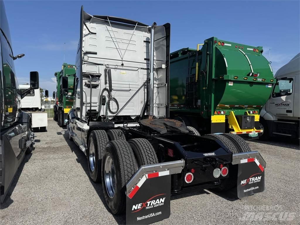 Volvo VNL64T760 Τράκτορες
