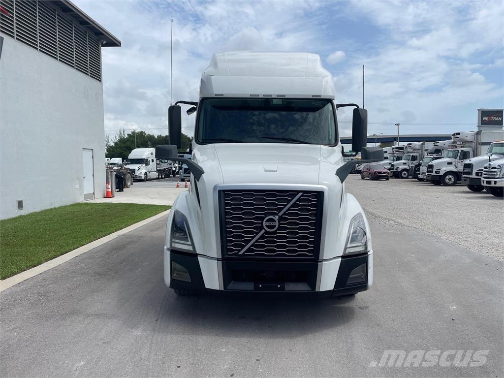 Volvo VNL64T760 Τράκτορες