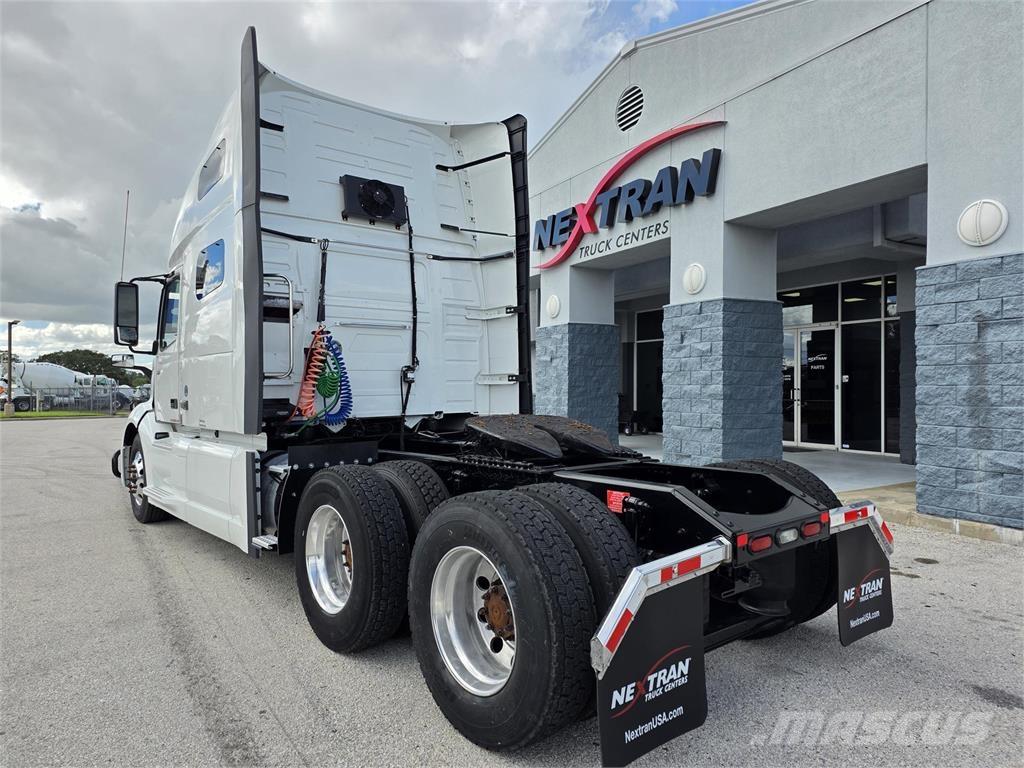 Volvo VNL64T760 Τράκτορες