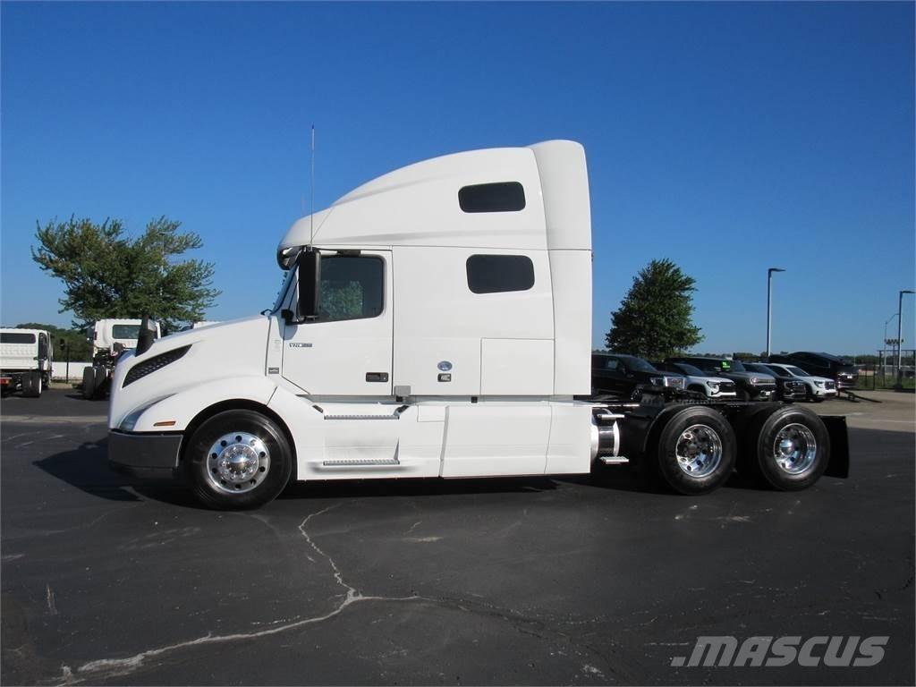 Volvo VNL64T760 Τράκτορες