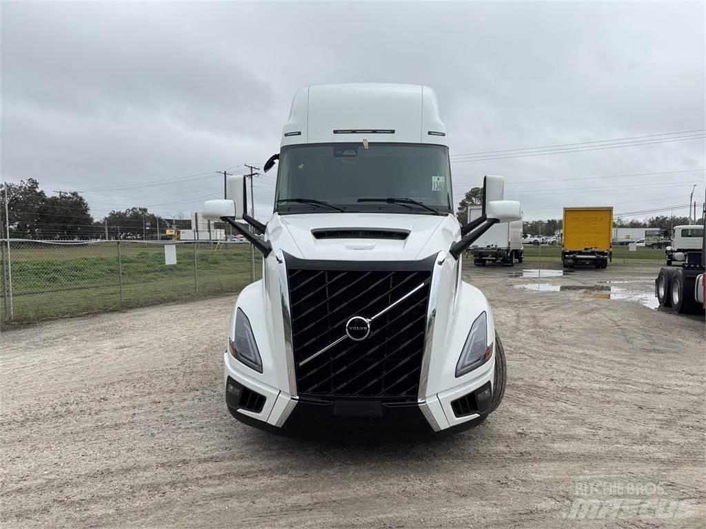 Volvo VNL64T860 Τράκτορες