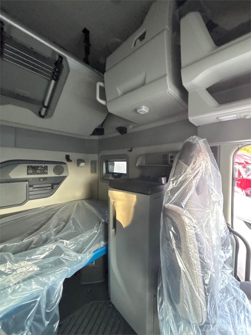 Volvo VNL64T860 Τράκτορες