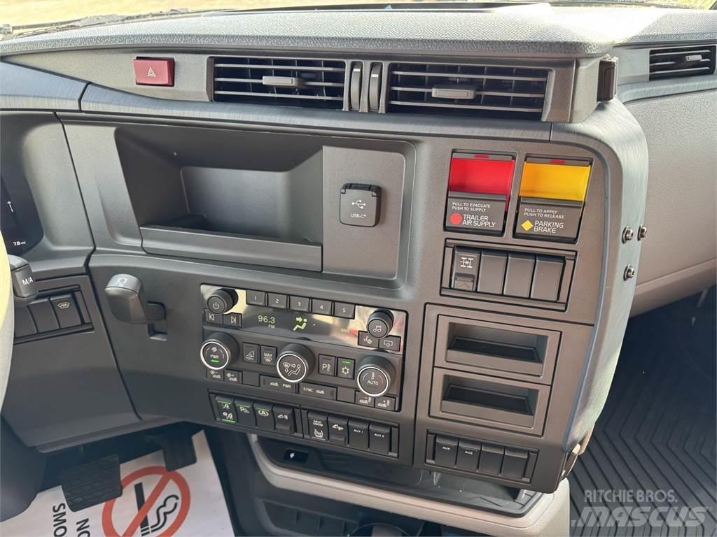 Volvo VNL64T860 Τράκτορες