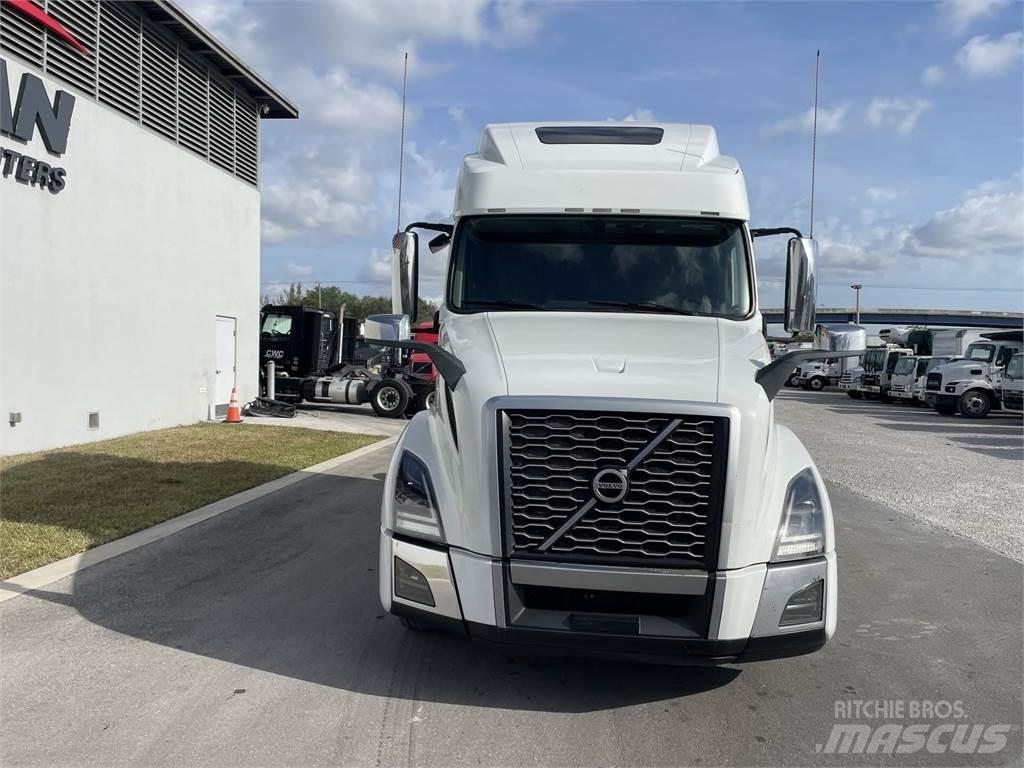 Volvo VNL64T860 Τράκτορες