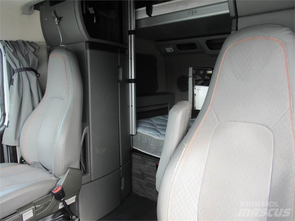 Volvo VNL64T860 Τράκτορες