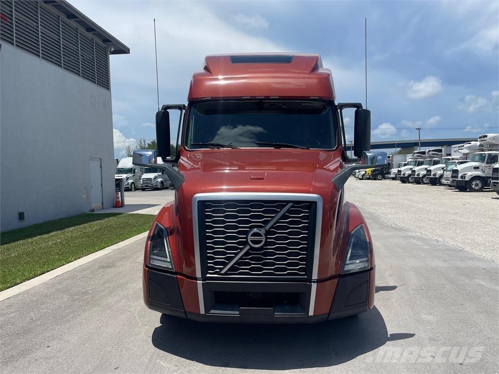 Volvo VNL64T860 Τράκτορες